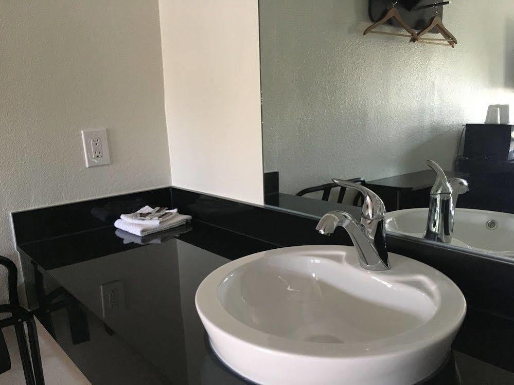 Motel 6-Ventura, Ca - Downtown Zewnętrze zdjęcie